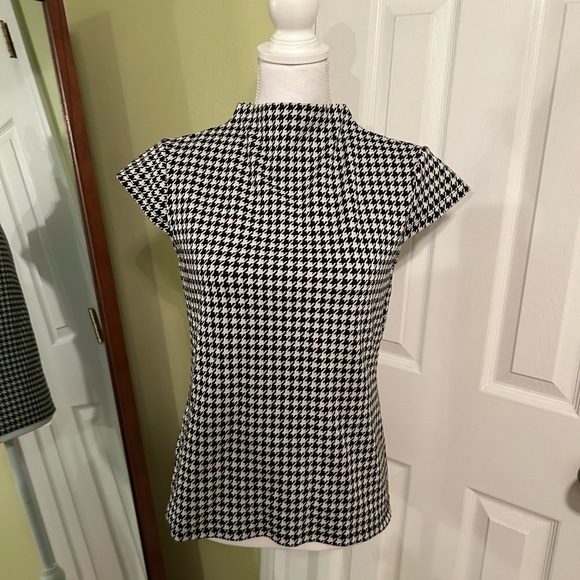 Ann Taylor Houndstooth Top - Picture 3 of 7